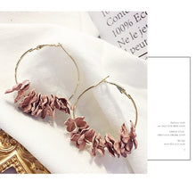 Load image into Gallery viewer, vintage Trendy Cute Flower Dangle Earrings For Women Girl Jewelry Female Rhinestone Round Circle Gift Wholesale oorbellen earing
